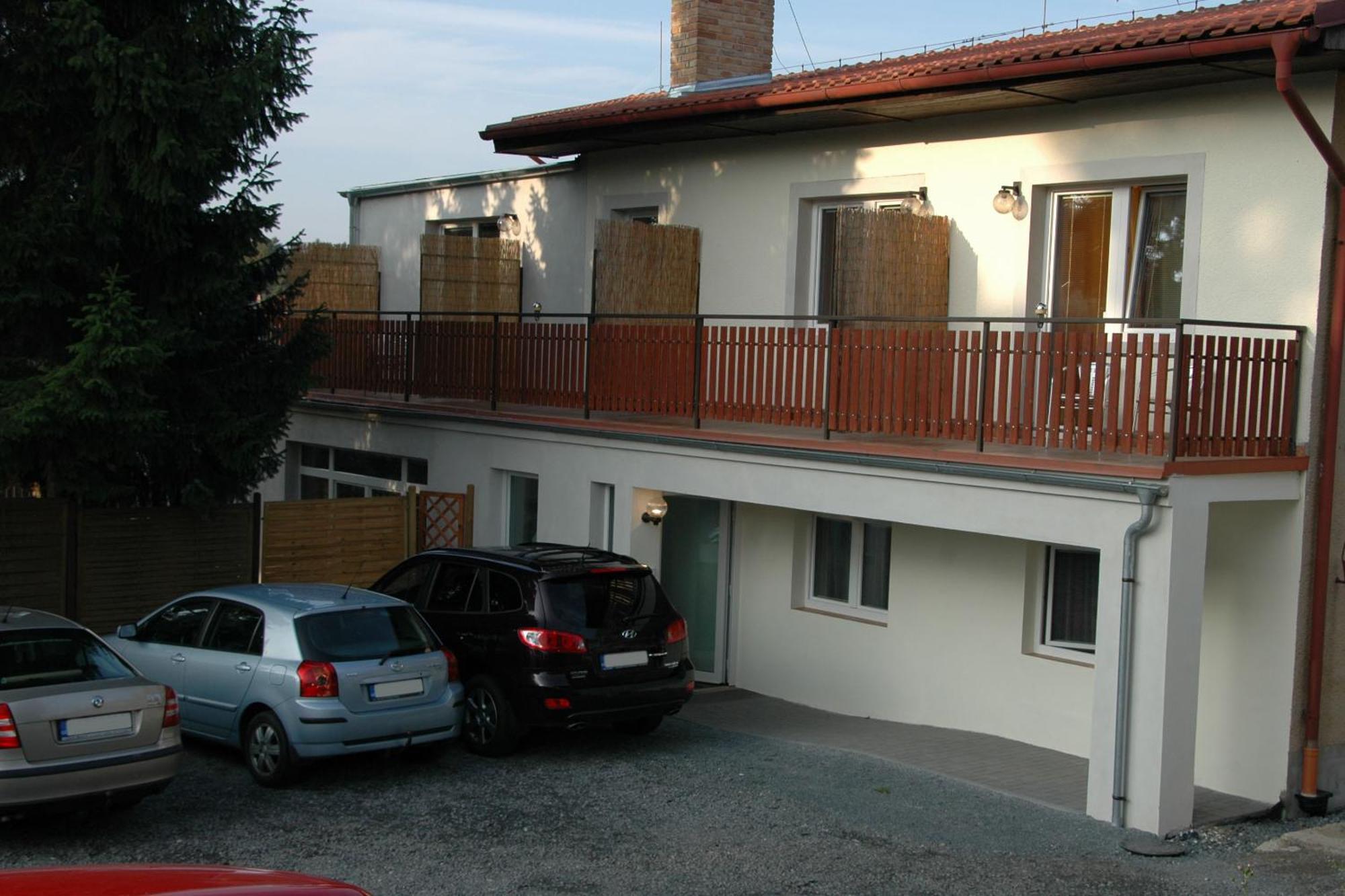 Penzion V Roklich & Apartmens V Roklich Říčany Екстериор снимка